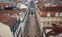 Rua Augusta, uma das artérias tradicionalmente mais movimentadas da capital portuguesa.