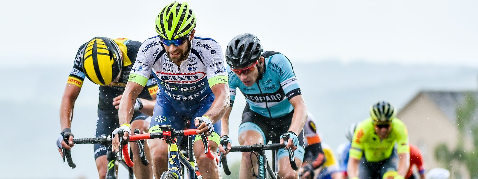 Andrea Pasqualon devant Pit Leyder. Comme en 2018, le «Leopard» a fini premier Luxembourgeois de l'épreuve.