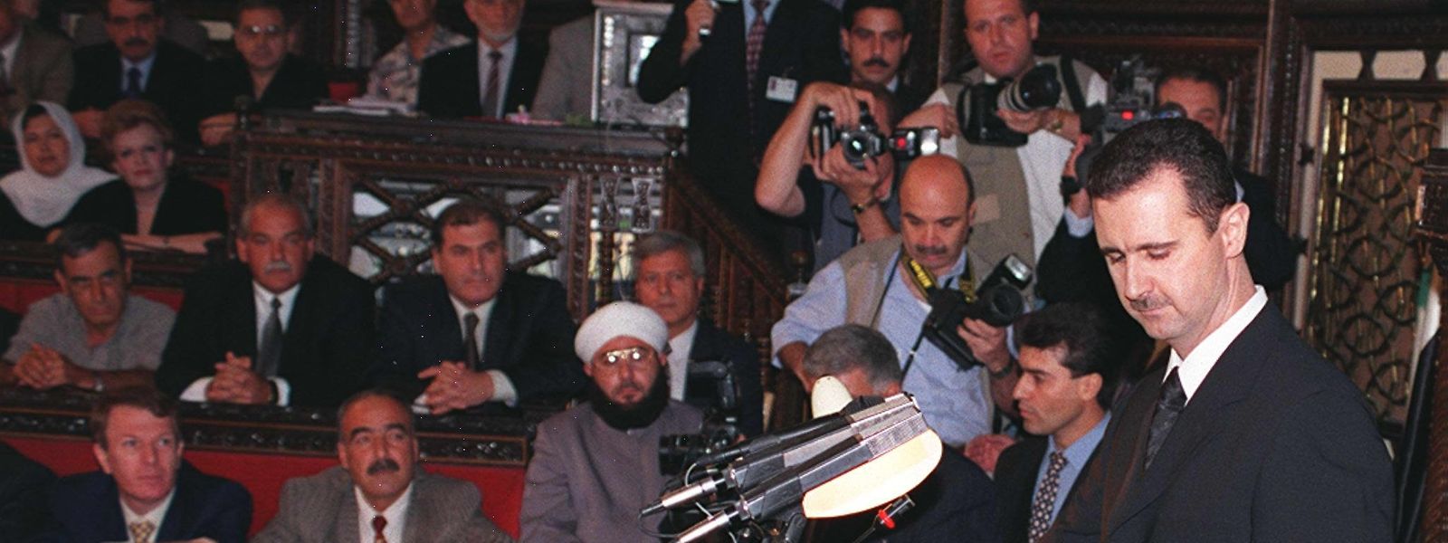Syriens neuer Präsident Baschar al Assad leistete am 17. Juli 2000 den Amtseid beim syrischen Parlament in Damaskus.