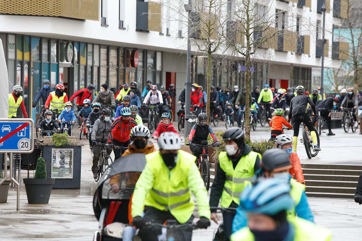 Die Fahrradfahrer demonstrierten am Samstag in Düdelingen für mehr sanfte Mobilität im öffentlichen Raum.