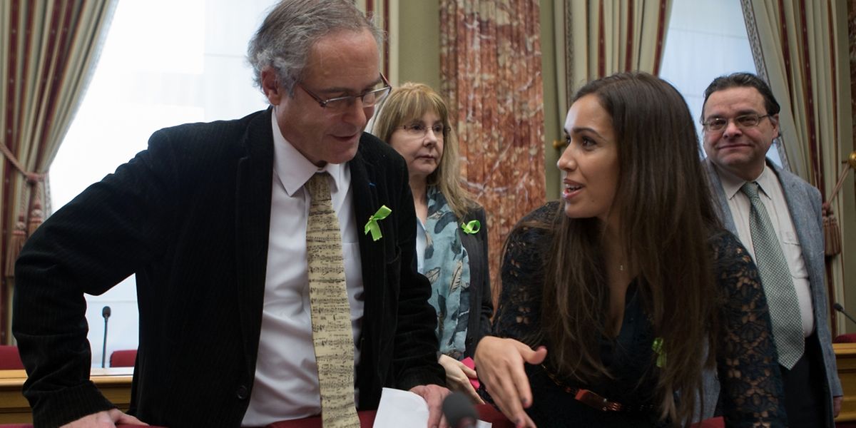 Tania Silva wurde in der Chamber unterstützt vom französischen Arzt Christian Perrone (l.), dem Biochemiker Marc Pauly (r.) und der Zytogenetikerin Aranzazu de Perdigo (2.v.l.).