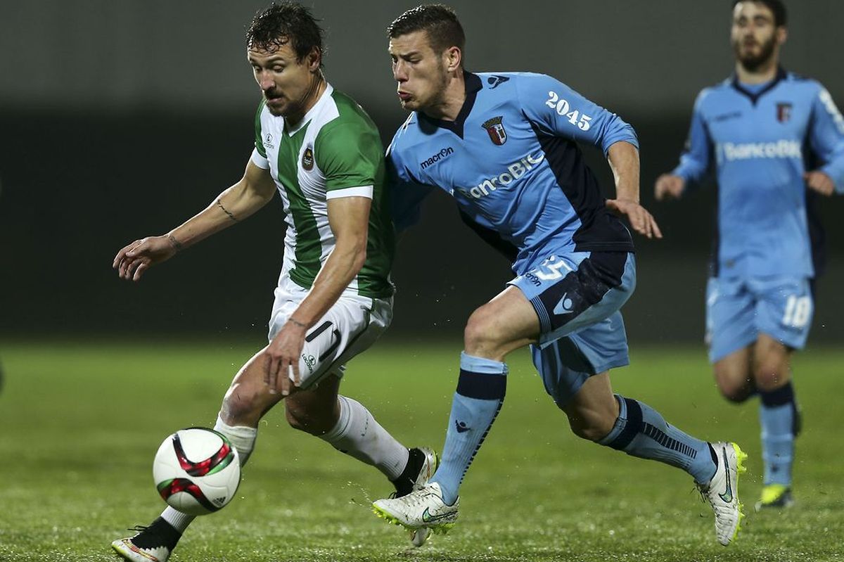 O Braga (de azul) venceu em Vila do Conde e quer chegar ao terceiro lugar