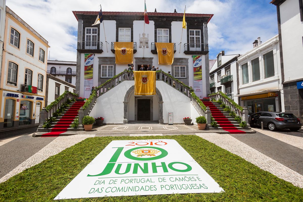 Edifício da Câmara Municipal de Ponta Delgada, nas comemorações do Dia de Portugal, de Camões e das Comunidades Portuguesas, Paços do Concelho de Ponta Delgada, Açores, 9 de junho de 2018. ANTÓNIO ARAÚJO/LUSA