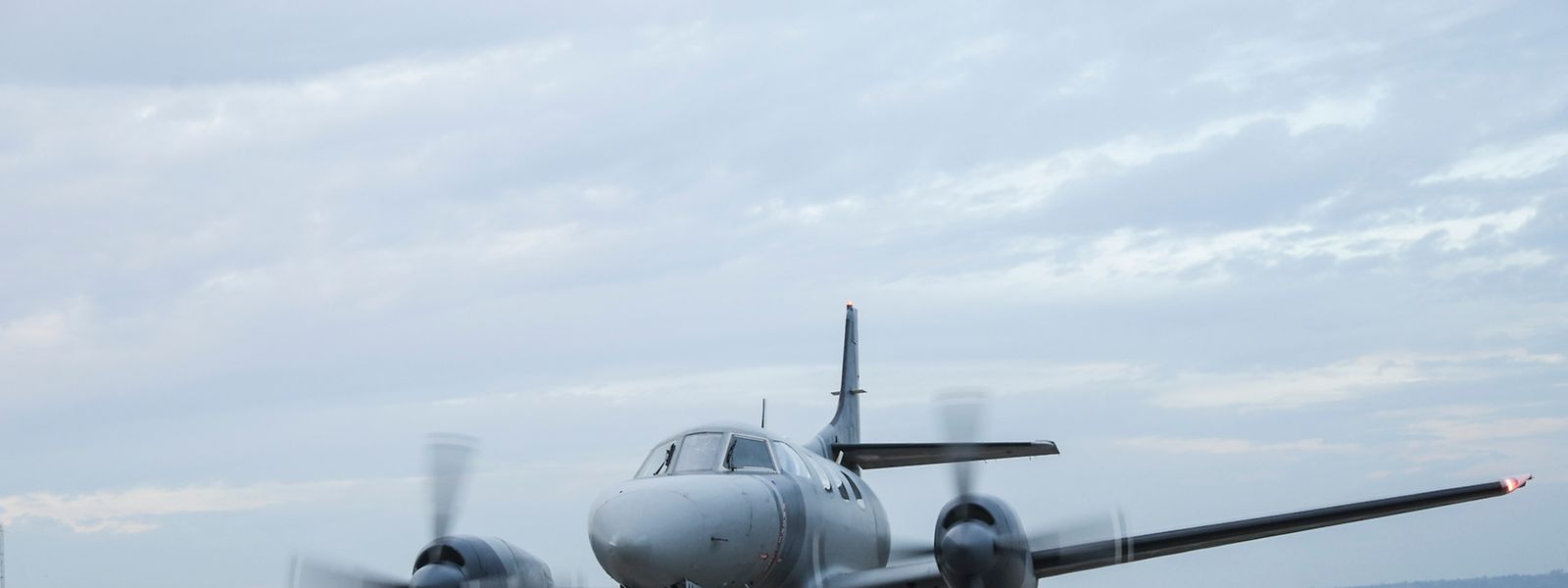 Mit einer Swearingen SW3 Merlin III machen die Piloten des Luxemburger Unternehmens CAE Aviation Erkundungsflüge über dem Mittelmeer und halten nach Flüchtlingsbooten Ausschau.