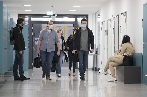 Lokales, Rentree für die Abschlussklassen, Schüler des  Lycée Hubert Clement, Foto: Guy Wolff/Luxemburger Wort