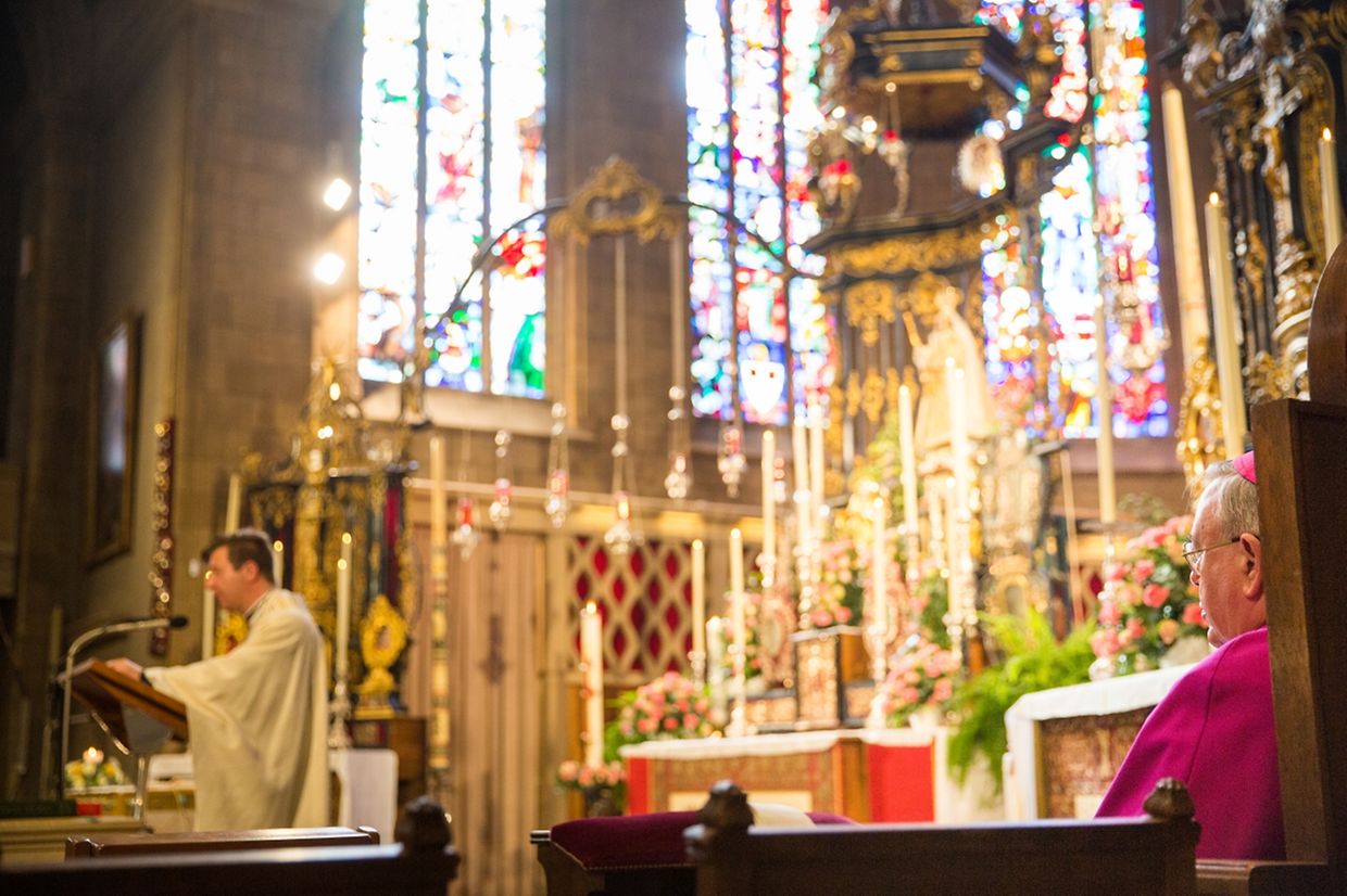 Messe für die neue Pfarrei “Déifferdeng Saint - François - d’Assise.