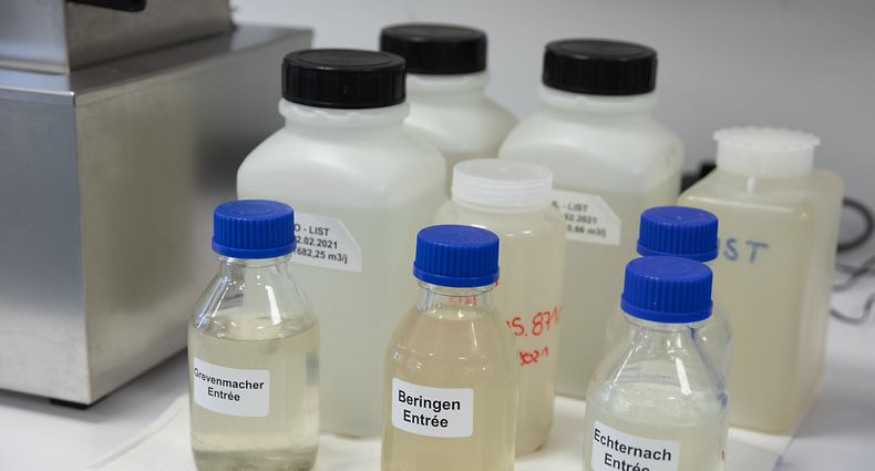Im Zuge der Coronastep-Studie analysieren die Forscher die Zuflüsse von 13 Kläranlagen.