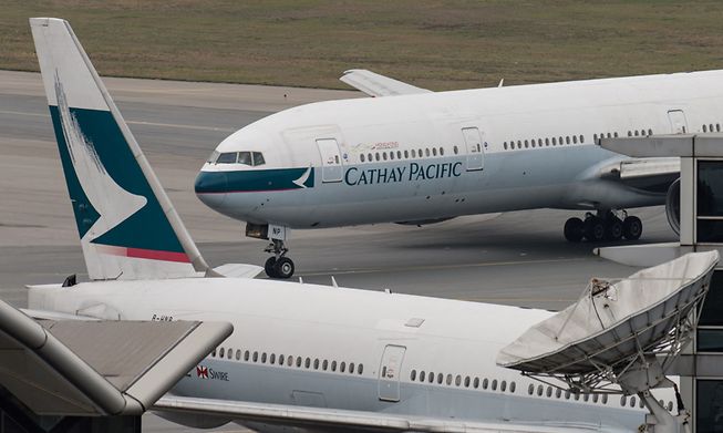 A Cathay Pacific Boeing 777 passenger aircraft 