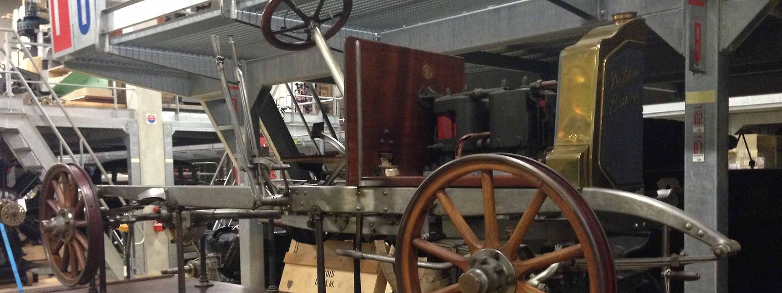 Modèle de chassis de voiture de Dion-Bouton en coupe, 1908. Collection du Conservatoire national des arts et métiers.