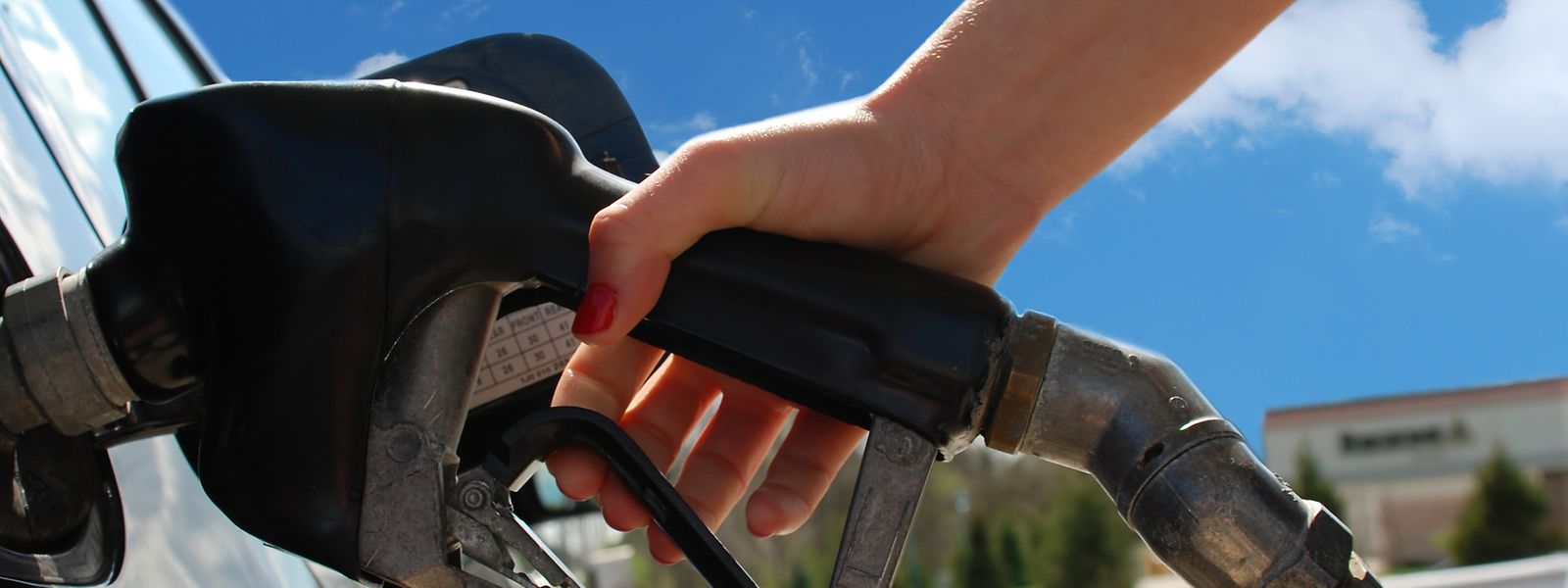 Si le diesel va connaître une baisse importante d'environ 5 centimes, la baisse du prix de l'essence sera moins marquée.
