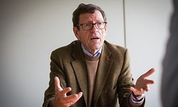 Der international anerkannte Virologe Prof. Claude Muller kennt die wissenschaftlichen Zusammenhänge von Epidemien.    Foto: Pierre Matgé/Luxemburger Wort