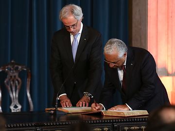 Costa já tomou posse como Primeiro-ministro