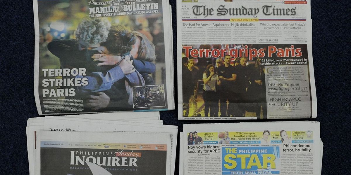 In den Zeitungen gibt es weltweit nur ein Thema: die brutalen Anschläge in Paris. 