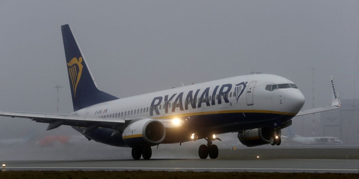 Im Quartal bis Ende Dezember steigerte Ryanair die Zahl der Fluggäste auf 28,8 Millionen.