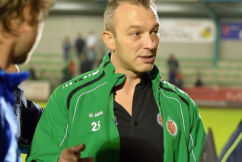 Racing: Frank Defays à la barre à la trêve