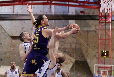 Halbfinals im Basketball: Musel Pikes und Amicale im Endspiel
