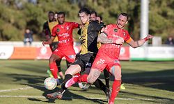 Florik Shala (Niederkorn #97) im Zweikampf mit Geoffrey Franzoni (Differdingen #25)/ Fussball BGL Ligue Luxemburg, 14. Spieltag, Saison 2020-2021 / 28.02.2021 /FC Progres Niederkorn - FC Differdingen 03 (Differdange) / Stade Jos Haupert, Niederkorn /Foto: Ben Majerus