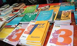 Le ministère de l'Education nationale envisage la gratuité des livres scolaires pour les élèves du secondaire.