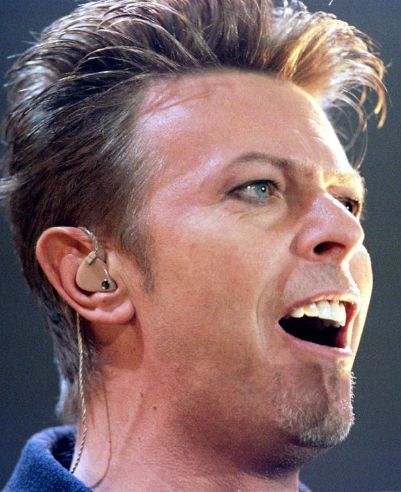 David Bowie zemřel, David Bowie vstává z mrtvých. Video