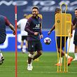 Paris Saint-Germain's Brazilian forward Neymar (C) laughs during a training session at the Luz stadium in Lisbon on August 11, 2020 on the eve of the UEFA Champions League quarter-final football match between Atalanta and Paris Saint-Germain. (Photo by David Ramos / POOL / AFP)