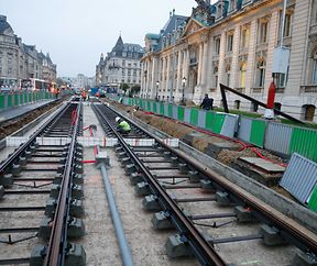 Lokales, online.fr, online.de, beim Gebäude Arcelor place des Martyrs, Legung der Schienen, Verkehr, Mobilität, Tram, öffentlicher Transport, Foto: Anouk Antony/Luxemburger Wort