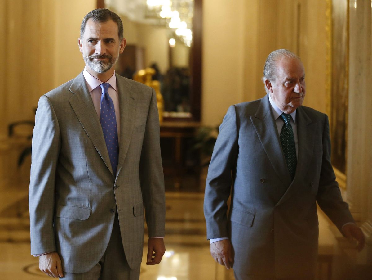 Der spanische König Felipe VI. (l.) und sein Vater, der frühere König Juan Carlos. Das Verhältnis zwischen beiden gilt als angespannt.