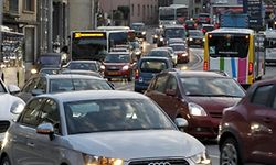 24.9.Eich / Place Dargent / Verkehrsituation morgens / Stau / Verkehr/ Berufsverkehr / Auto Foto.Guy Jallay