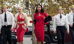 Vamos ser estrelas de Hollywood mas por enquanto trabalhamos numa bomba de gasolina.