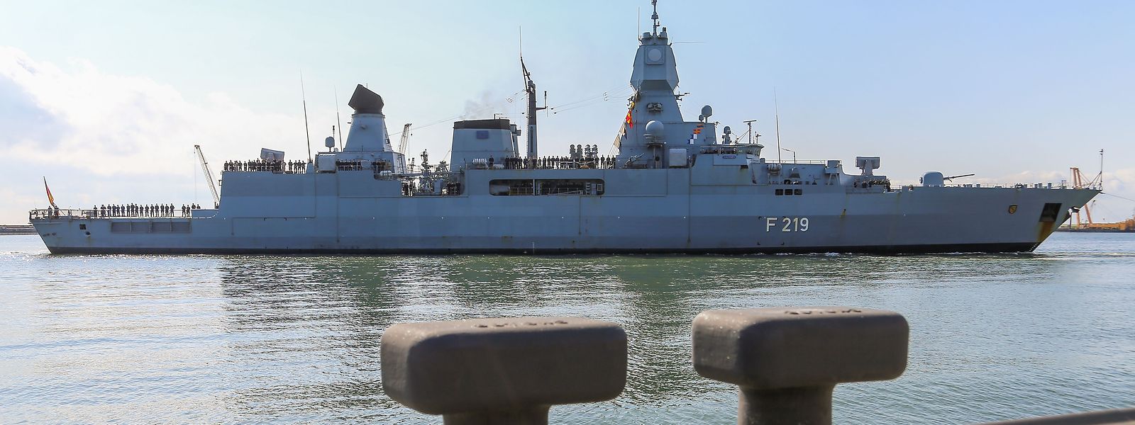 Die deutsche Fregatte "Sachsen", die ebenfalls an der "Sophia"-Mission im Mittelmeer teilnahm.