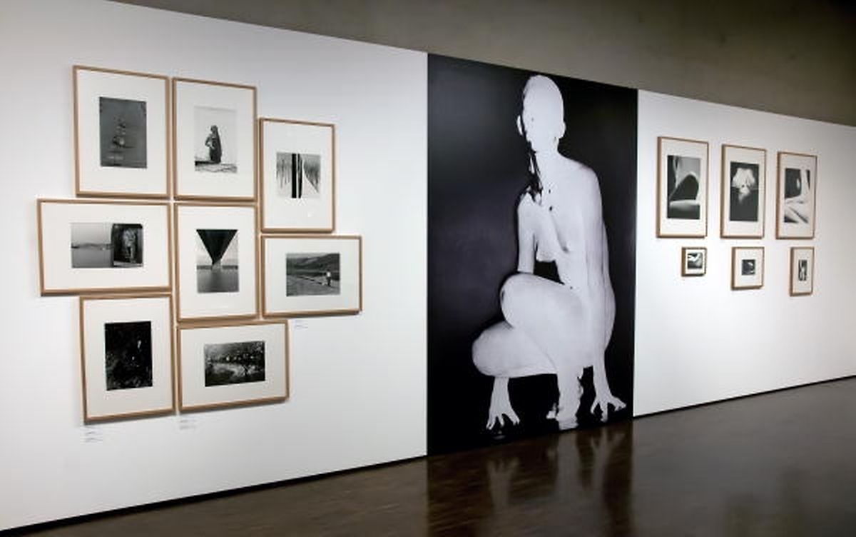 Das Spiel mit den Formaten und Rahmungen belebt die Schau. 