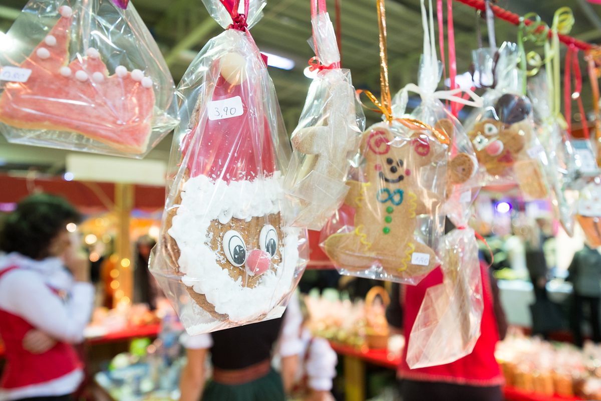 ... oder Dekoartikel: Beim Bazar International mangelte es nicht an Geschenkideen.