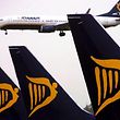 In der Ende September beendeten ersten Hälfte des Geschäftsjahres 2012/2013 hat Ryanair unter dem Strich 596 Millionen Euro verdient - zehn Prozent mehr als ein Jahr zuvor.