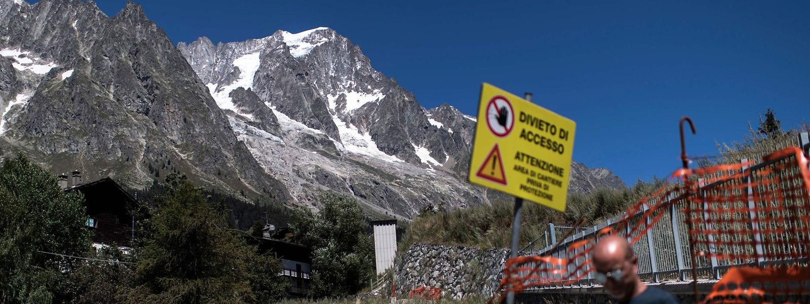 "Zutritt verboten": Im Dorf La Palud im Nordwesten von Italien. Es besteht Gefahr durch einen Gletschersturz.