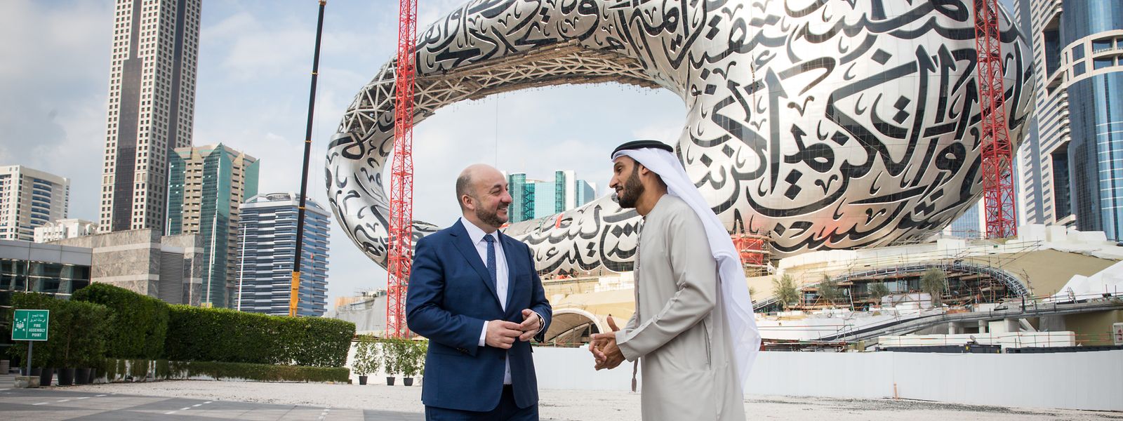 Der Wirtschaftsminister Etienne Schneider (r.) und der Chef der „Dubai Future Foundation“ Khalfan Belhoul.