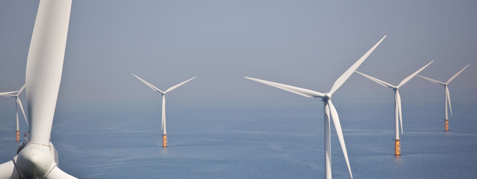 Luxemburg beteiligt sich am dänischen Projekt "Energy Island" - die EU-Kommission spricht sich für Offshore-Windparks vom Produktionsvolumen über 300 GW-Strom aus.