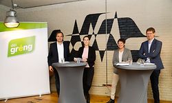 Gut gelaunt zur Rentrée: Fraktionschefin Josée Lorsché (2.v.r.) mit François Benoy (l.), Stéphanie Empain und Marc Hansen.