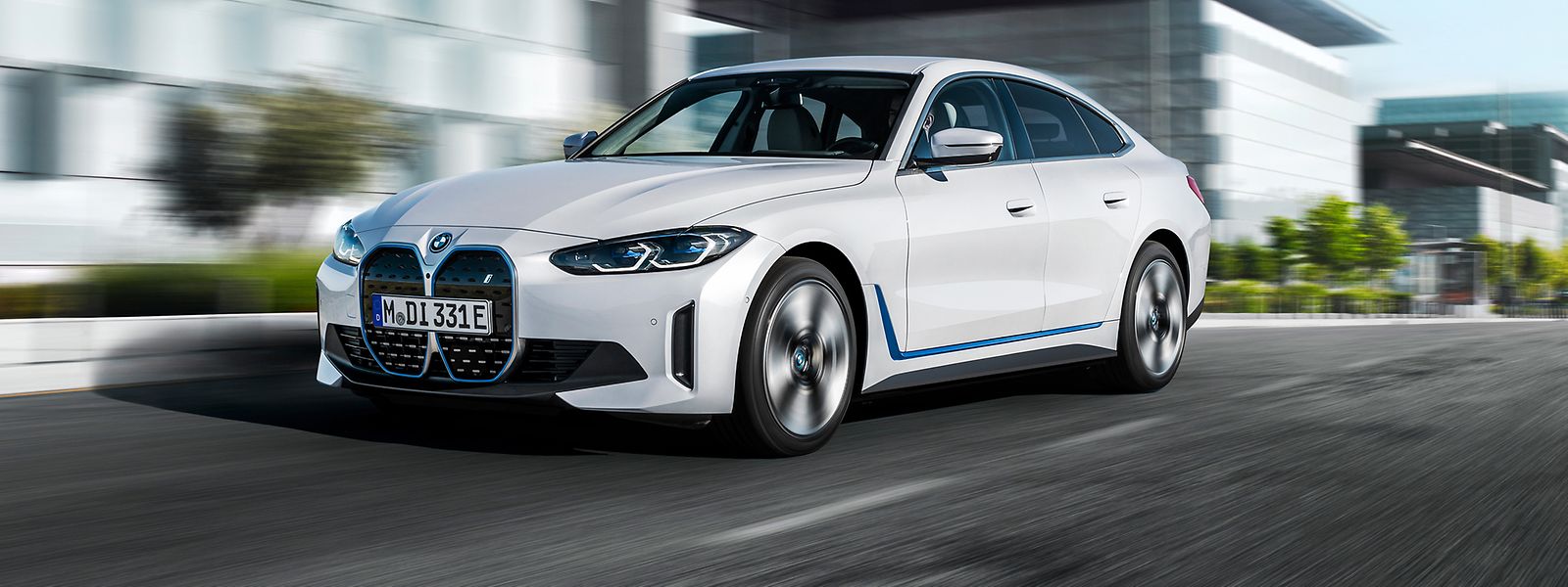 Mit der eleganten Sportlimousine i4 geht BMW in die zweite Phase der Transformation zur E-Mobilität.