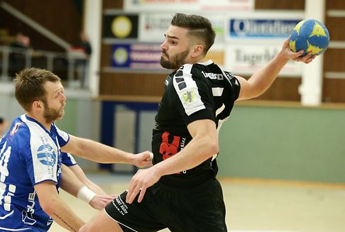 Erster Spieltag in der Handball-Titelgruppe: HBD mit dem Glück des Tüchtigen