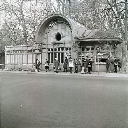 Jusqu'en 1964, le Charly's Gare se distinguait par une architecture particulière.