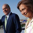 ARCHIV - Spaniens König Juan Carlos und Königin Sofia, aufgenommen in Madrid (Archivfoto vom 21.08.2011). Juan Carlos I. wird 80. (zu dpa «Vom ersten Demokraten zum gefallenen Helden: Juan Carlos wird 80» vom 04.01.2018 - Wiederholung vom 29.12.2017) Foto: Claudio Onorati/ANSA/dpa +++(c) dpa - Bildfunk+++