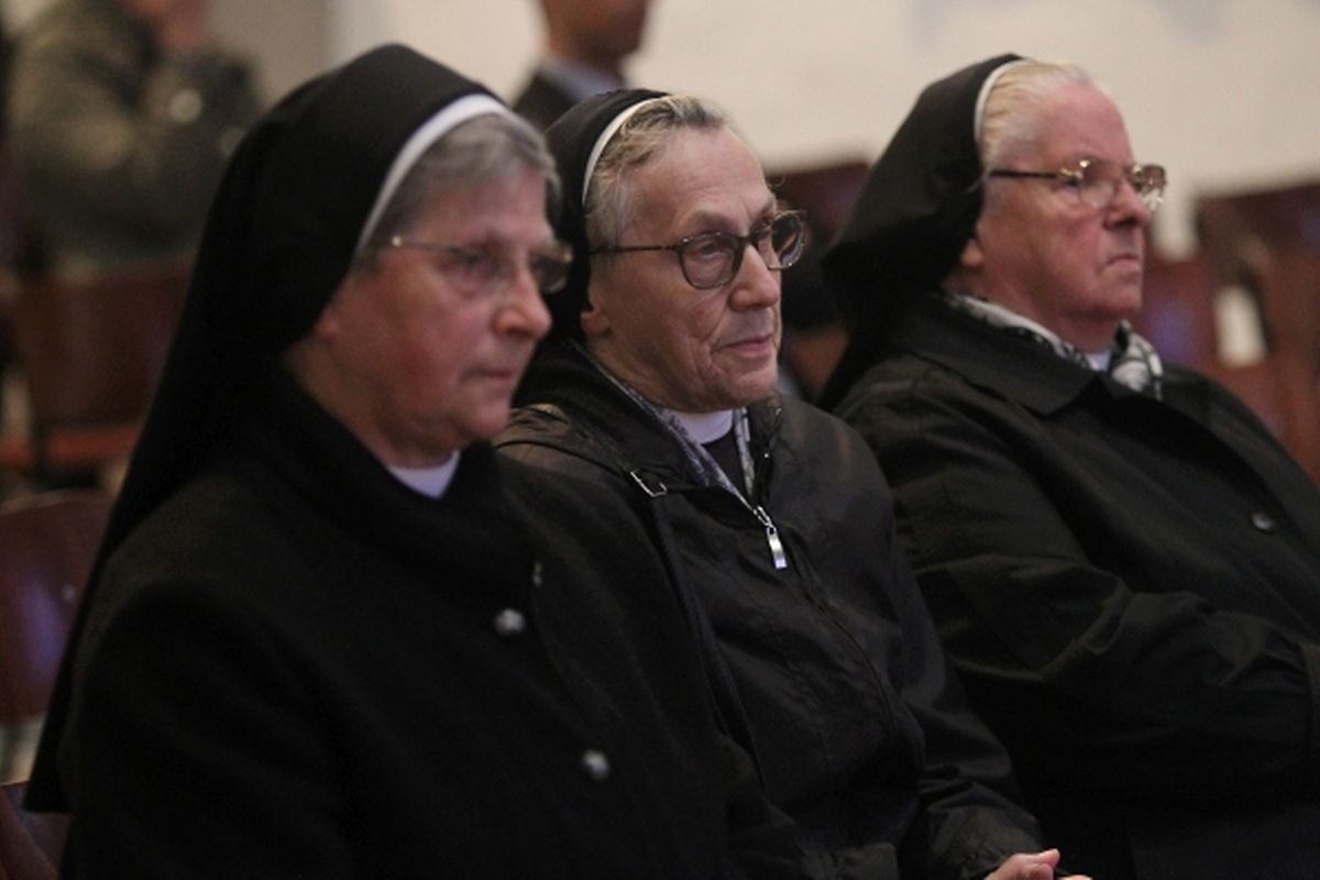 Messe für das Domkapitel, den Bischofsrat, das Centre Jean XXIII, die Diözesankurie, die Diözesanverwaltung, das Seelsorgereferat und alle kirchlichen Mitarbeiterinnen und Mitarbeiter.