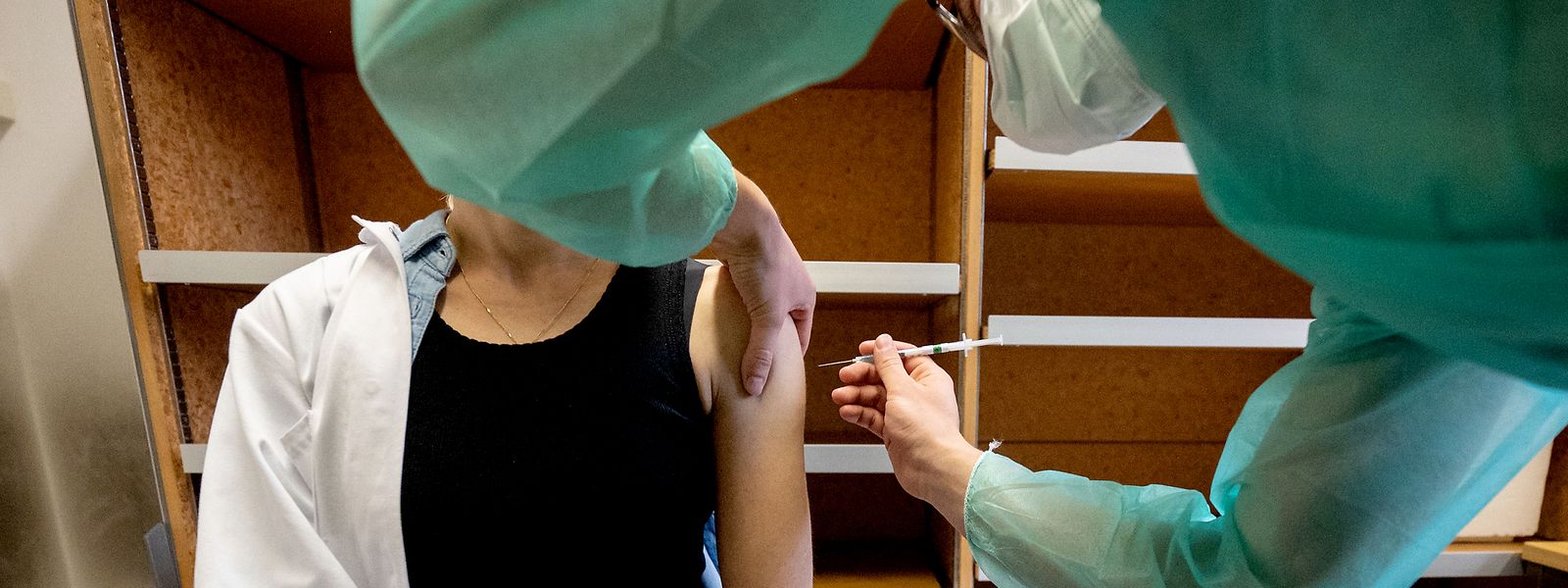 Impfverweigerern drohen in der Alpenrepublik Geldbußen von bis zu 3.600 Euro.