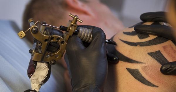 Regeln Fur Tatowierer Und Piercer