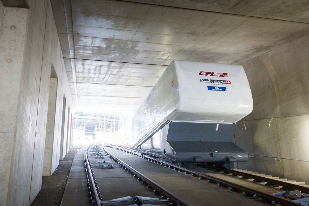 Dans une cabine il y a de la place pour 168 passagers.