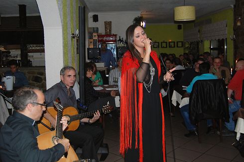 Tozé Cerdeira (esq.), na guitarra portuguesa, e Joaquim Caniço, na viola, acompanharam Cláudia Madur