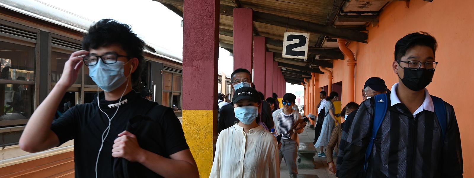 Près de 2.000 trains inter-provinciaux ont été annulés à travers toute la Chine. 