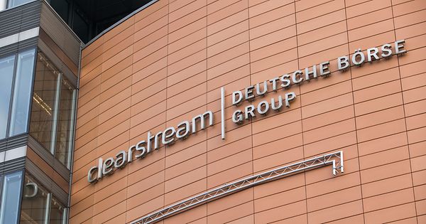 Clearstream facing € 500 million in charges against Air Berlin - Worldakkam