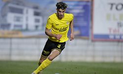 Kevin van den Kerkhof (Düdelingen #3) Freisteller, Einzelbild, Aktion, Ganzkörper/ Fussball BGL Ligue Luxemburg, 11. Spieltag, Saison 2020-201 / 10.03.2021 /FC Differdingen 03 - F91 Duedelingen / Stade Municipal de la Ville de Differdange (Parc des Sports), Oberkorn /Foto: Ben Majerus