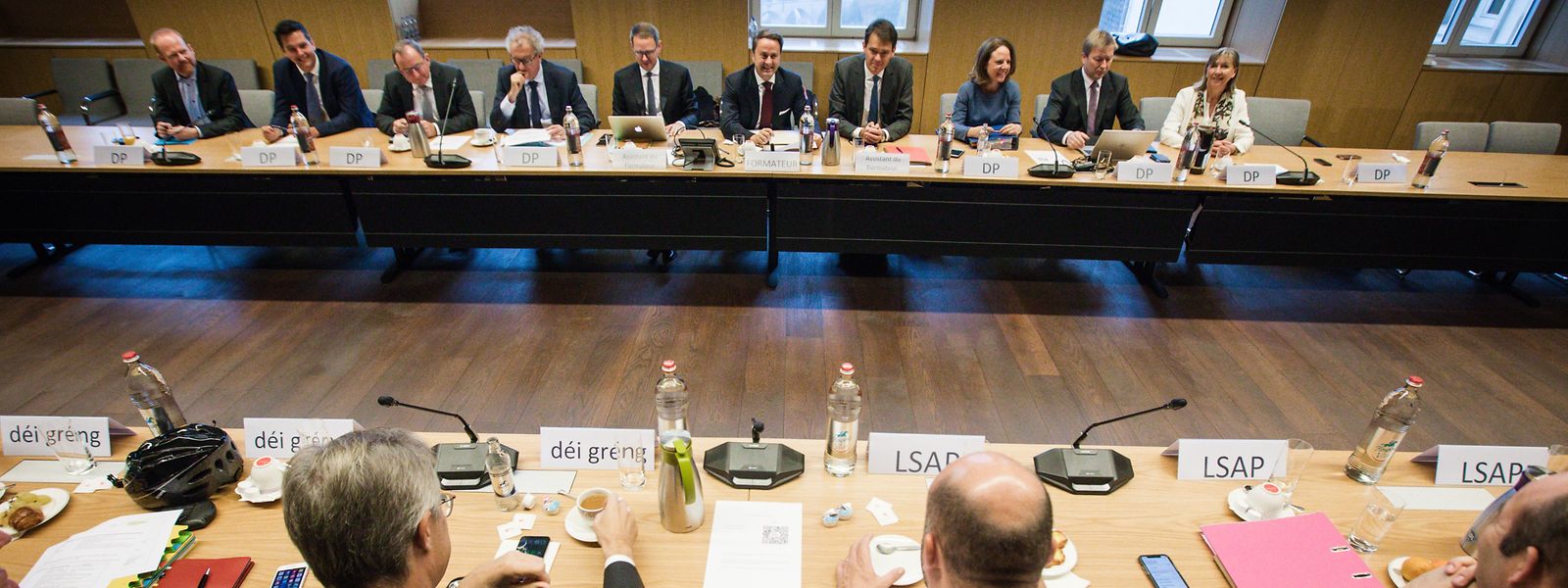 Die Koalitionsverhandlungen gingen am Dienstag in die zweite Runde. Am Dienstag stand eine Bestandsaufnahme der finanziellen Lage des Staats auf dem Programm. 