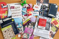 4.9. IPO / Wahlen 2018 / Gadgets und Programme der Parteien , die auf der Braderie verteilt wurden Foto:Guy Jallay